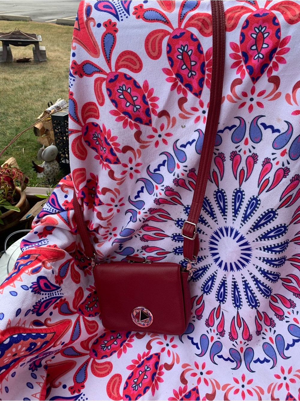 Gun Tote N Mama Small Crossbody Bag in Wine Red